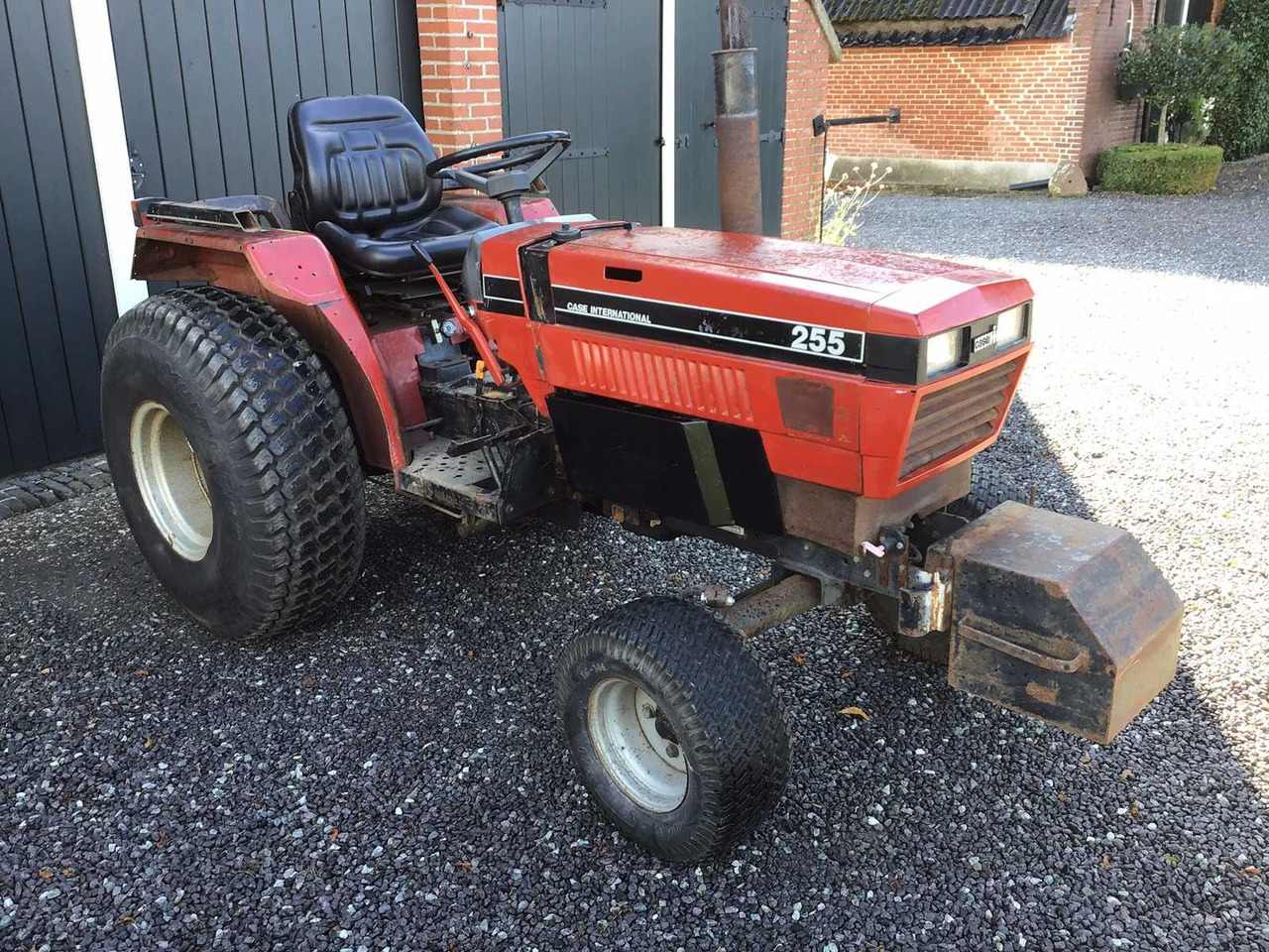 Case IH 255 - Küçük traktör: fotoğraf 3 Case IH 255 - Küçük traktör: fotoğraf 3