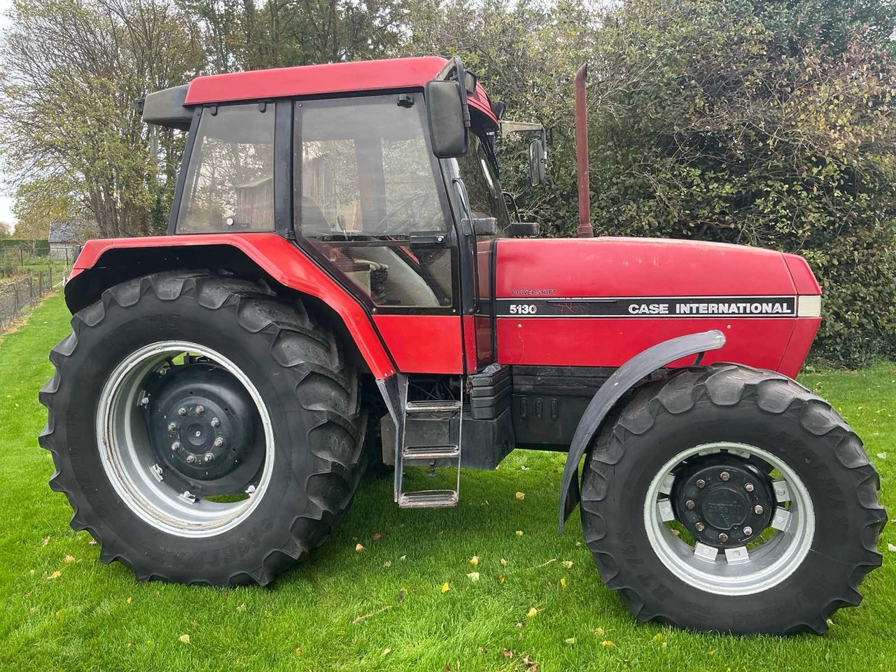 Case International 1993 CASE INTERNATIONAL 5130A ALL-WHEEL DRIVE FARM TRACTOR - Traktör: fotoğraf 3 Case International 1993 CASE INTERNATIONAL 5130A ALL-WHEEL DRIVE FARM TRACTOR - Traktör: fotoğraf 3