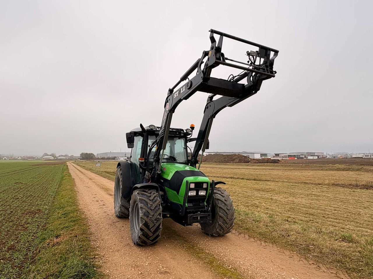 DEUTZ FAHR 5090.4 D GS - COMPACT ALL-WHEEL DRIVE TRACTOR WITH UNDERBODY PROTECTION (2018) - Traktör: fotoğraf 3 DEUTZ FAHR 5090.4 D GS - COMPACT ALL-WHEEL DRIVE TRACTOR WITH UNDERBODY PROTECTION (2018) - Traktör: fotoğraf 3