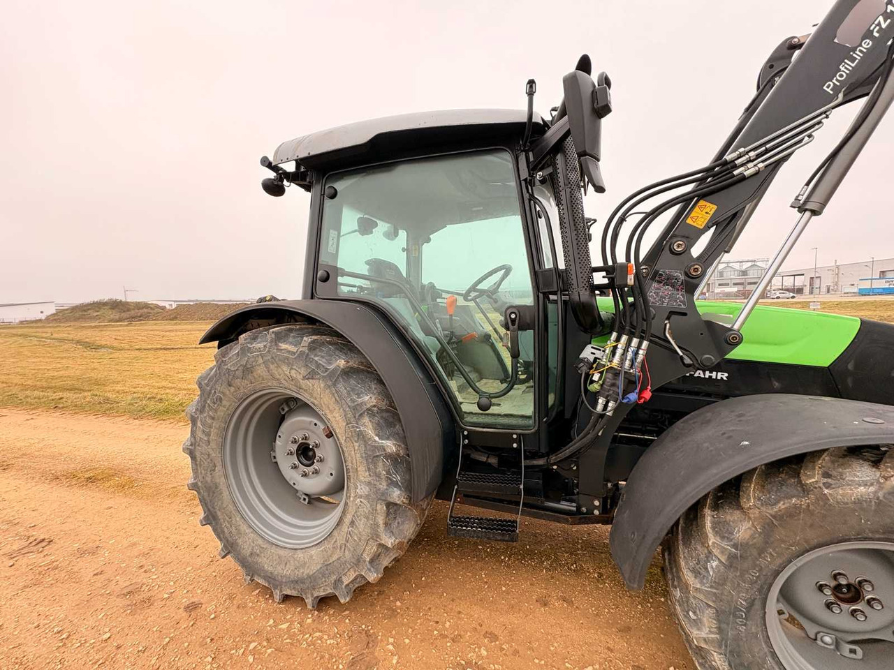 DEUTZ FAHR 5090.4 D GS - COMPACT ALL-WHEEL DRIVE TRACTOR WITH UNDERBODY PROTECTION (2018) - Traktör: fotoğraf 5 DEUTZ FAHR 5090.4 D GS - COMPACT ALL-WHEEL DRIVE TRACTOR WITH UNDERBODY PROTECTION (2018) - Traktör: fotoğraf 5