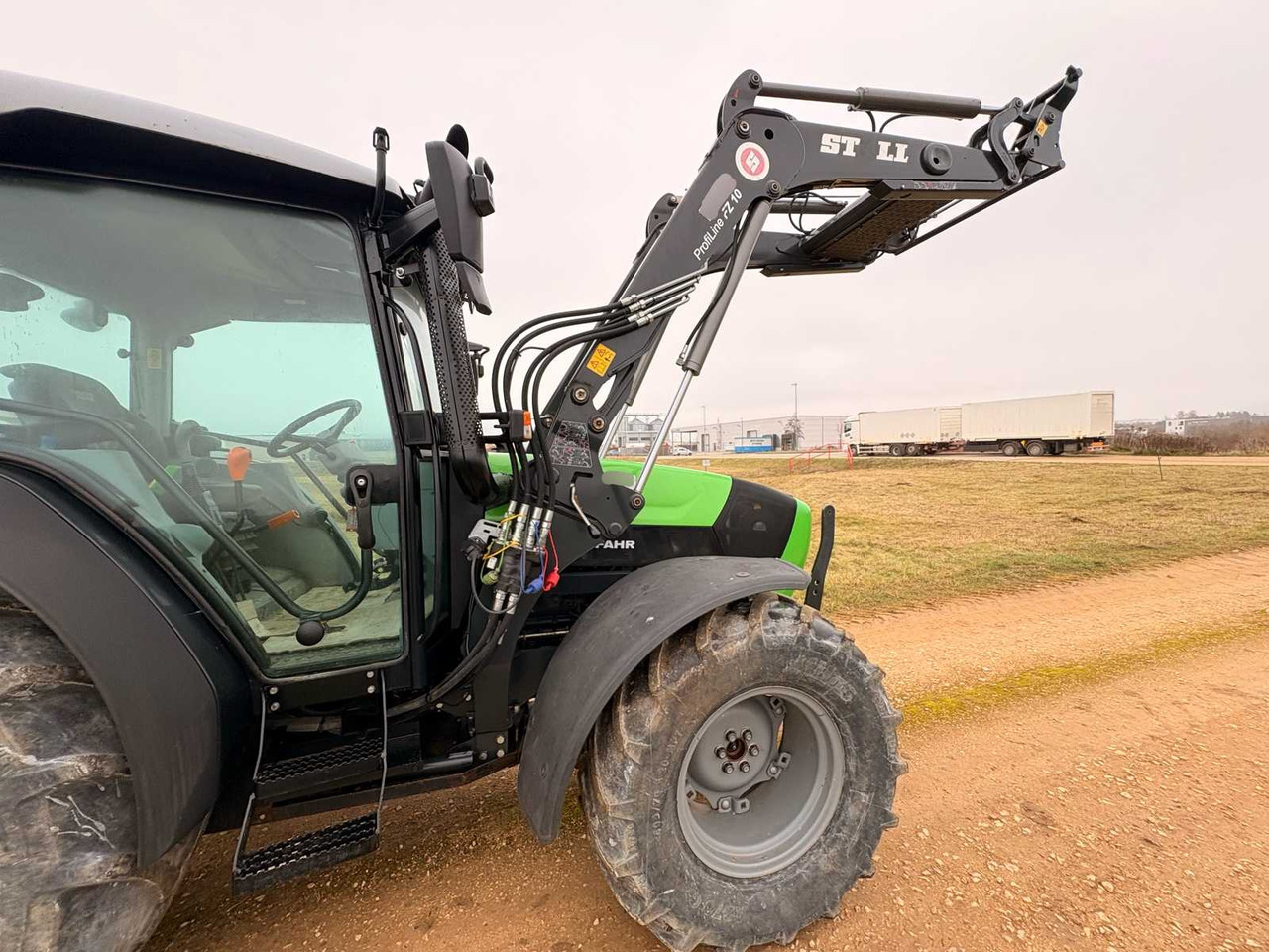 DEUTZ FAHR 5090.4 D GS - COMPACT ALL-WHEEL DRIVE TRACTOR WITH UNDERBODY PROTECTION (2018) - Traktör: fotoğraf 4 DEUTZ FAHR 5090.4 D GS - COMPACT ALL-WHEEL DRIVE TRACTOR WITH UNDERBODY PROTECTION (2018) - Traktör: fotoğraf 4