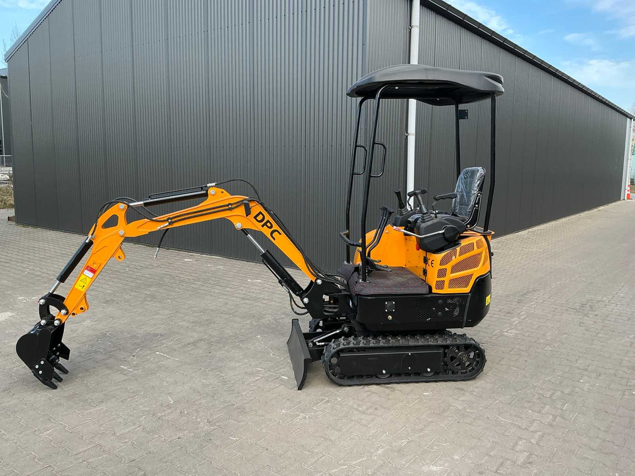 DPC HT15L-E ELECTRIC MINI EXCAVATOR (BATTERY PACK INCLUDED) - Mini ekskavatör: fotoğraf 3 DPC HT15L-E ELECTRIC MINI EXCAVATOR (BATTERY PACK INCLUDED) - Mini ekskavatör: fotoğraf 3