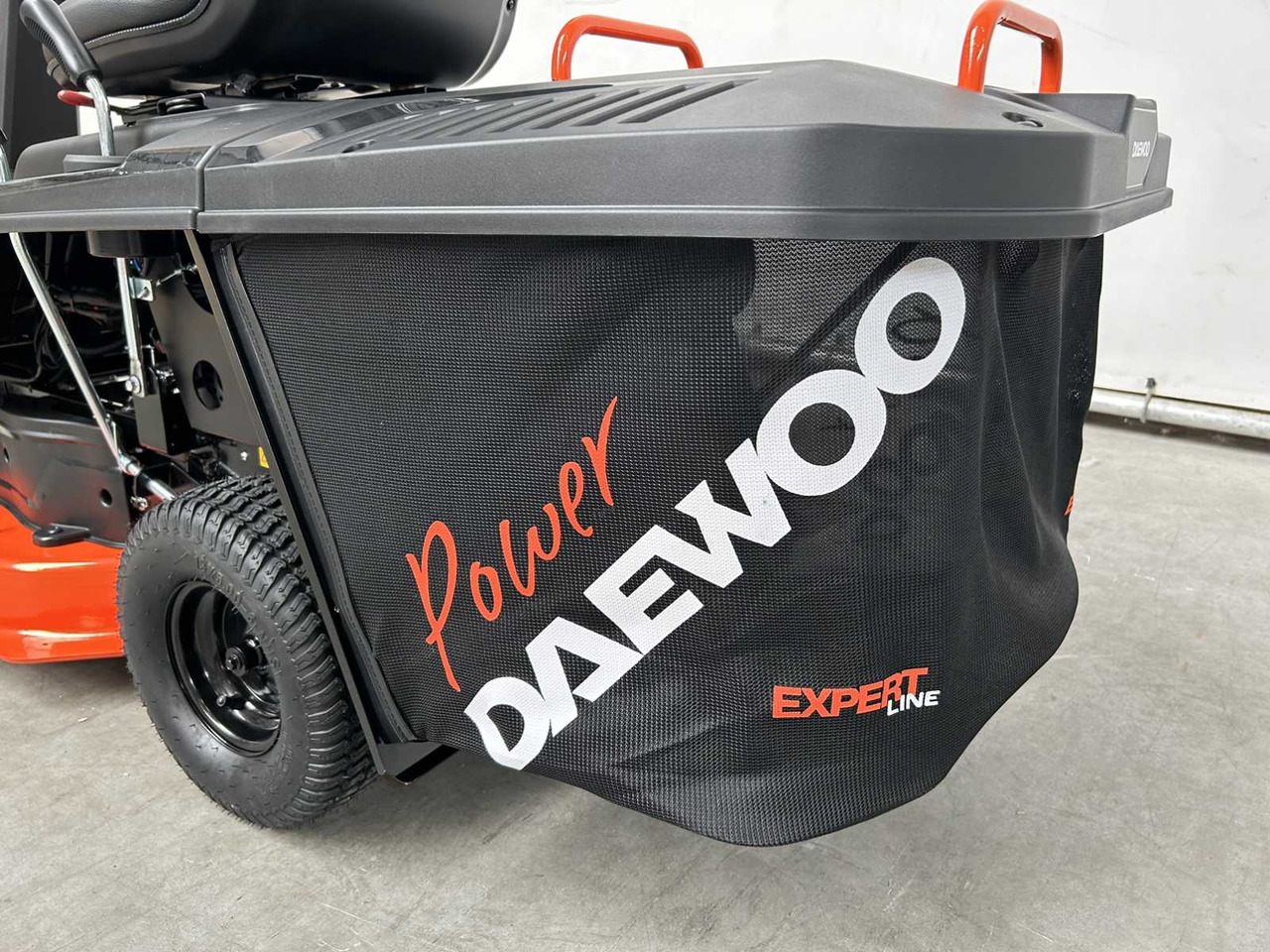 Daewoo DAXRM224 - Çim biçme makinesi: fotoğraf 5 Daewoo DAXRM224 - Çim biçme makinesi: fotoğraf 5