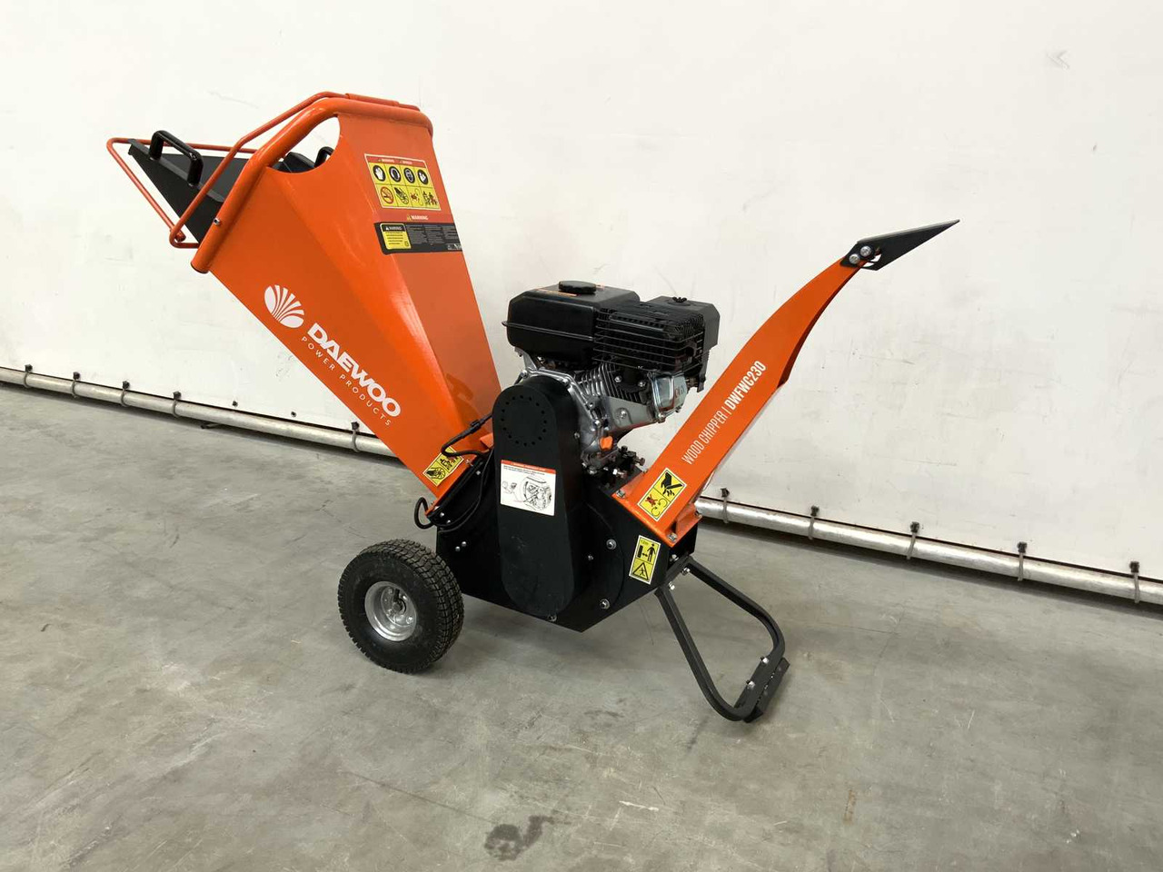 Daewoo DWFWC230 - Ağaç parçalama makinesi: fotoğraf 3 Daewoo DWFWC230 - Ağaç parçalama makinesi: fotoğraf 3