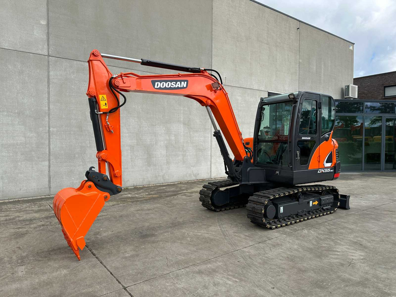 Doosan DX55-9C - Paletli ekskavatör: fotoğraf 1 Doosan DX55-9C - Paletli ekskavatör: fotoğraf 1