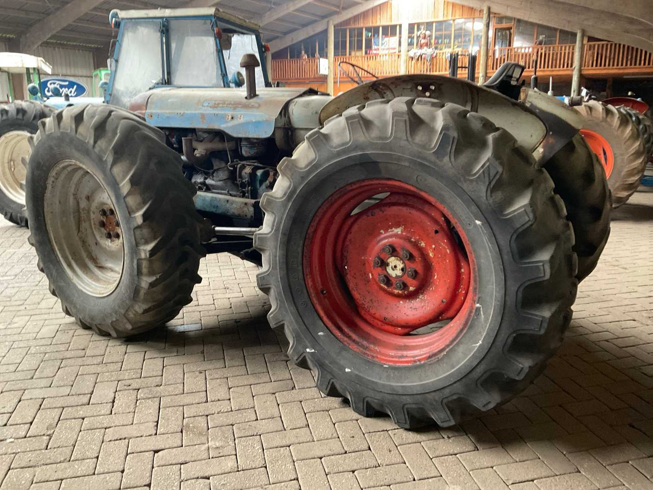 Fordson Major County Super 4 - Traktör: fotoğraf 2 Fordson Major County Super 4 - Traktör: fotoğraf 2