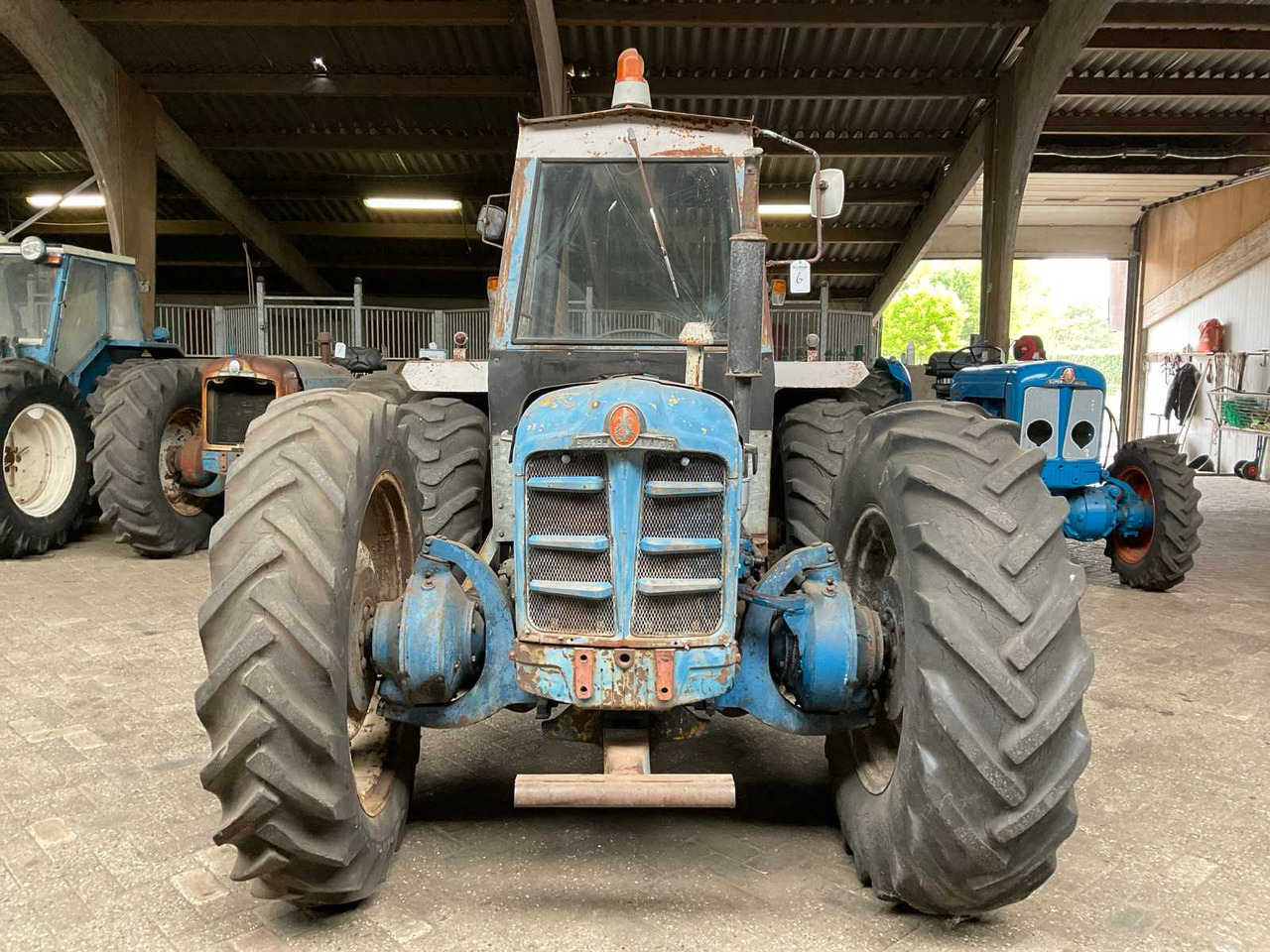 Fordson Major County Super 4 - Traktör: fotoğraf 5 Fordson Major County Super 4 - Traktör: fotoğraf 5