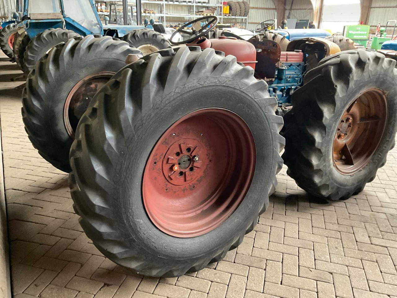 Fordson Major County Super 4 - Traktör: fotoğraf 4 Fordson Major County Super 4 - Traktör: fotoğraf 4