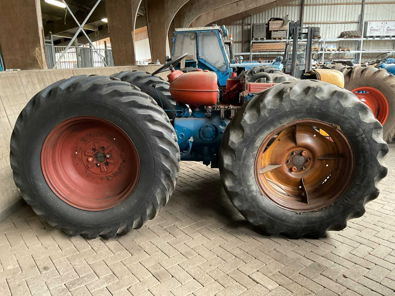 Fordson Major County Super 4 - Traktör: fotoğraf 5 Fordson Major County Super 4 - Traktör: fotoğraf 5