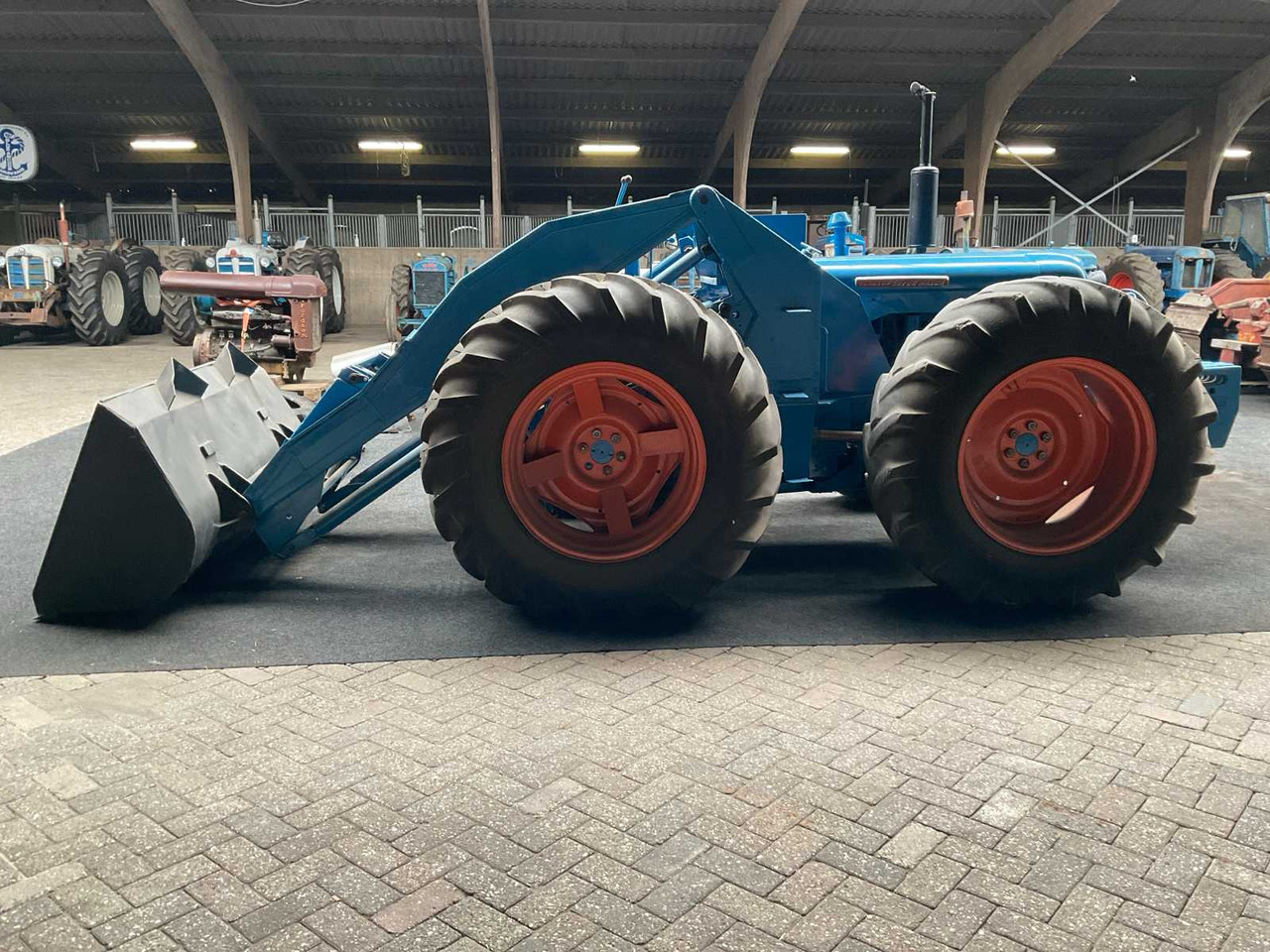 Fordson Super Major County - Traktör: fotoğraf 5 Fordson Super Major County - Traktör: fotoğraf 5