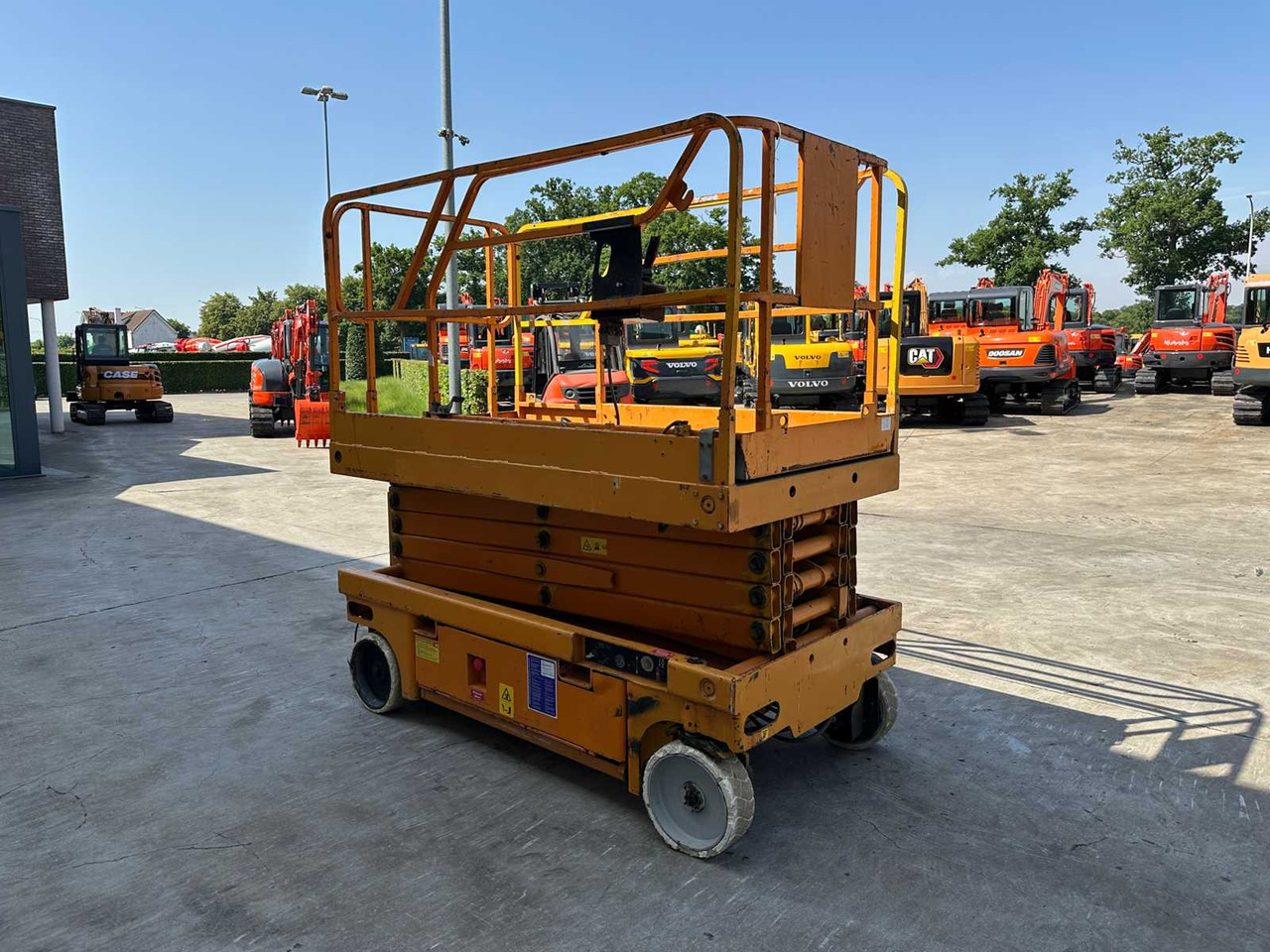 Haulotte Compact 12 - Araçüstü platform: fotoğraf 3 Haulotte Compact 12 - Araçüstü platform: fotoğraf 3