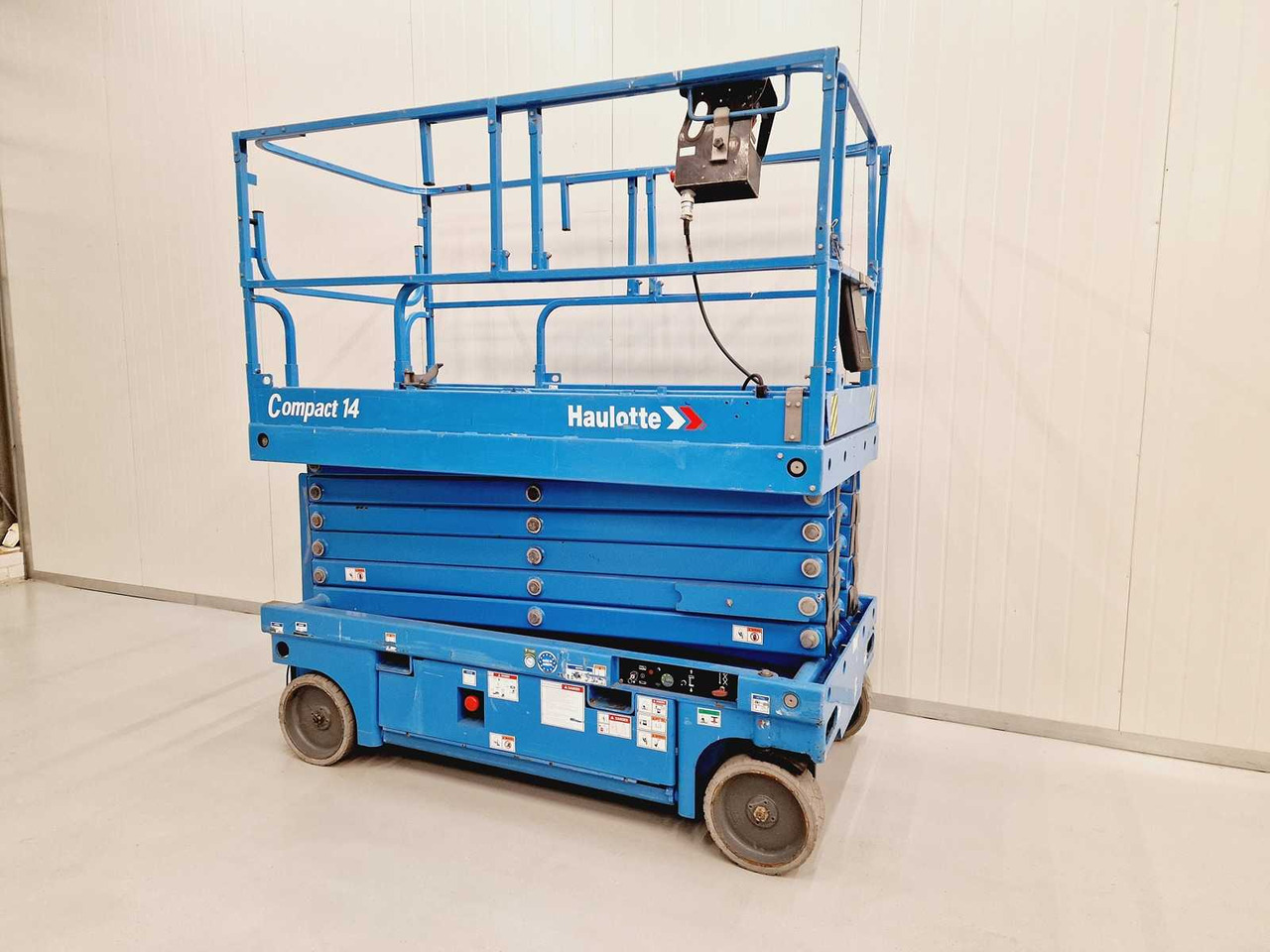 Haulotte Compact 14 - Araçüstü platform: fotoğraf 3 Haulotte Compact 14 - Araçüstü platform: fotoğraf 3