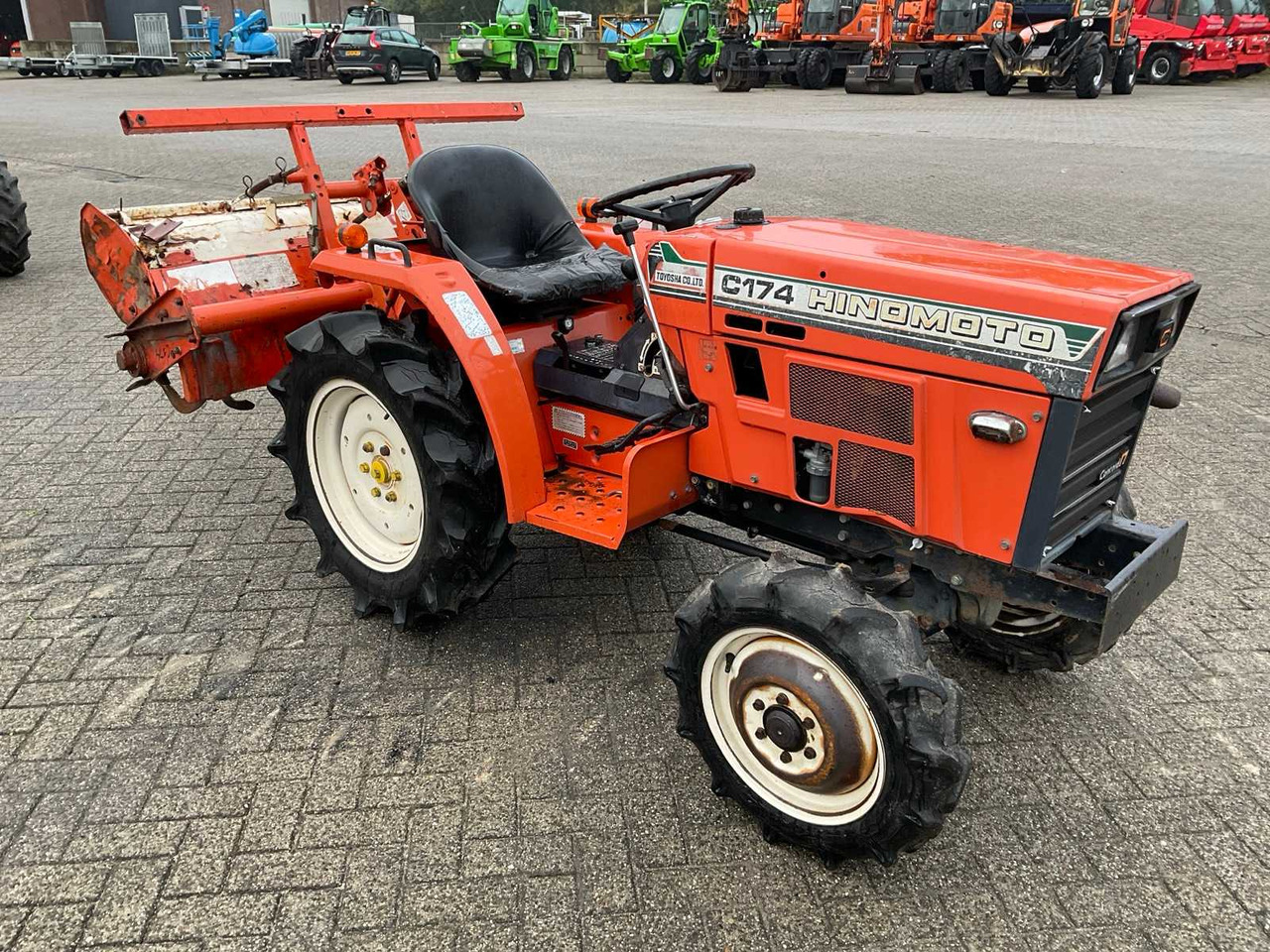 Hinomoto C174 - Küçük traktör: fotoğraf 4 Hinomoto C174 - Küçük traktör: fotoğraf 4