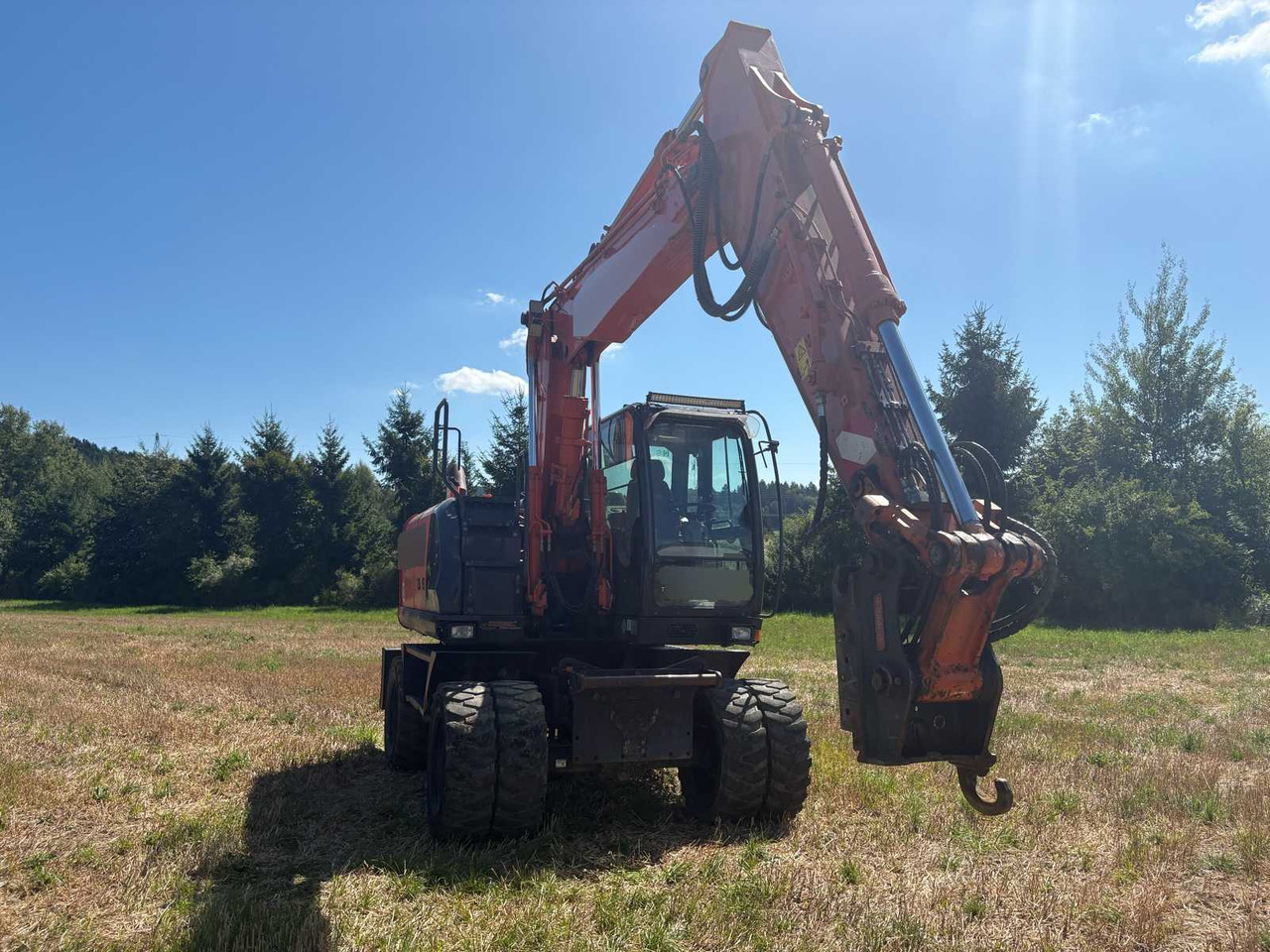 Hitachi ZAXIS 140W-5B - Tekerlekli ekskavatör: fotoğraf 4 Hitachi ZAXIS 140W-5B - Tekerlekli ekskavatör: fotoğraf 4