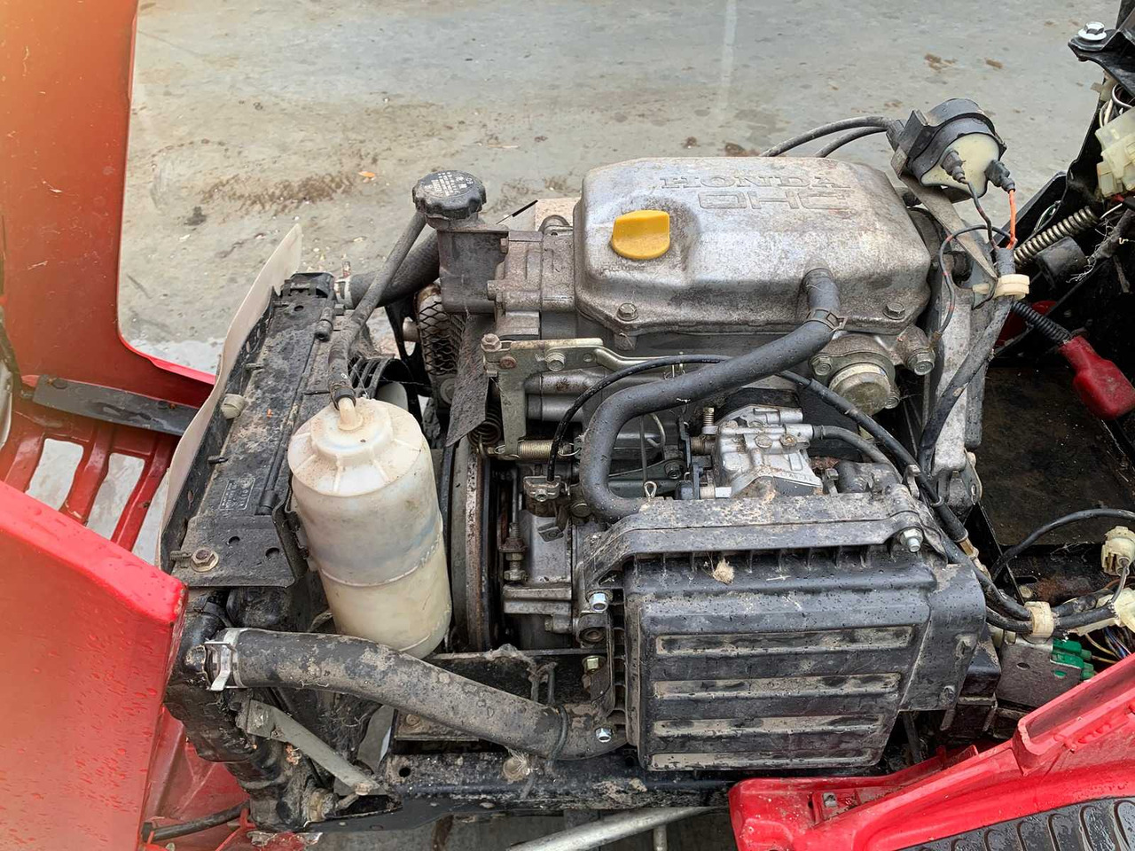 Honda - Çim biçme makinesi: fotoğraf 5 Honda - Çim biçme makinesi: fotoğraf 5