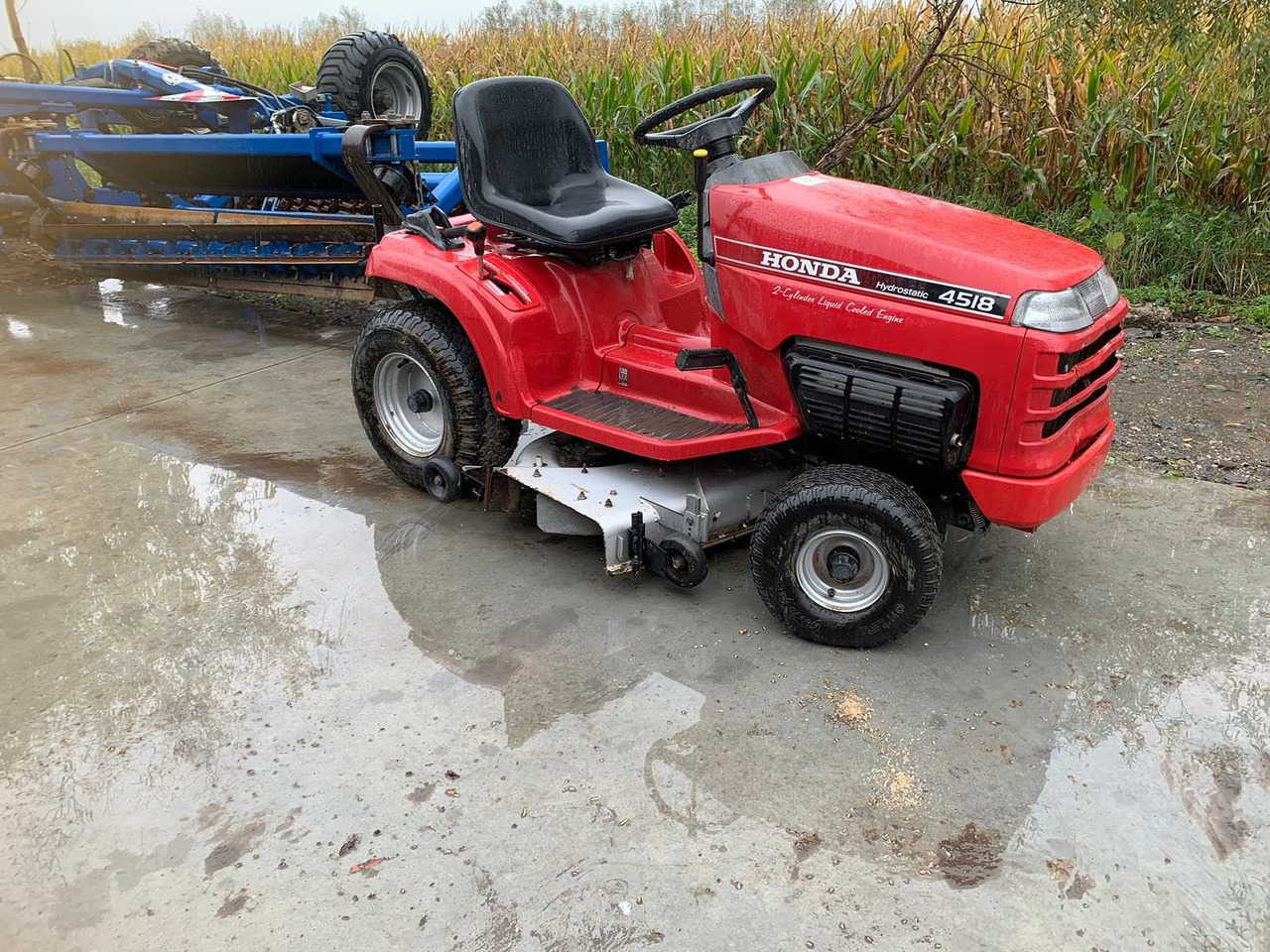 Honda - Çim biçme makinesi: fotoğraf 1 Honda - Çim biçme makinesi: fotoğraf 1
