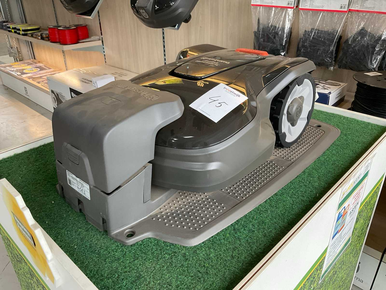 Husqvarna Automower 310 MKll - Çim biçme makinesi: fotoğraf 1 Husqvarna Automower 310 MKll - Çim biçme makinesi: fotoğraf 1