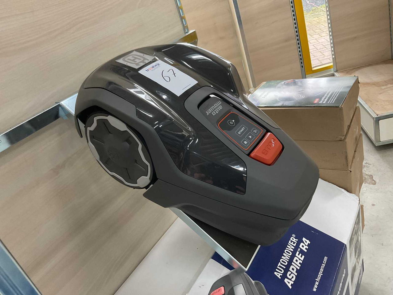 Husqvarna Automower Aspire R4 - Çim biçme makinesi: fotoğraf 4 Husqvarna Automower Aspire R4 - Çim biçme makinesi: fotoğraf 4