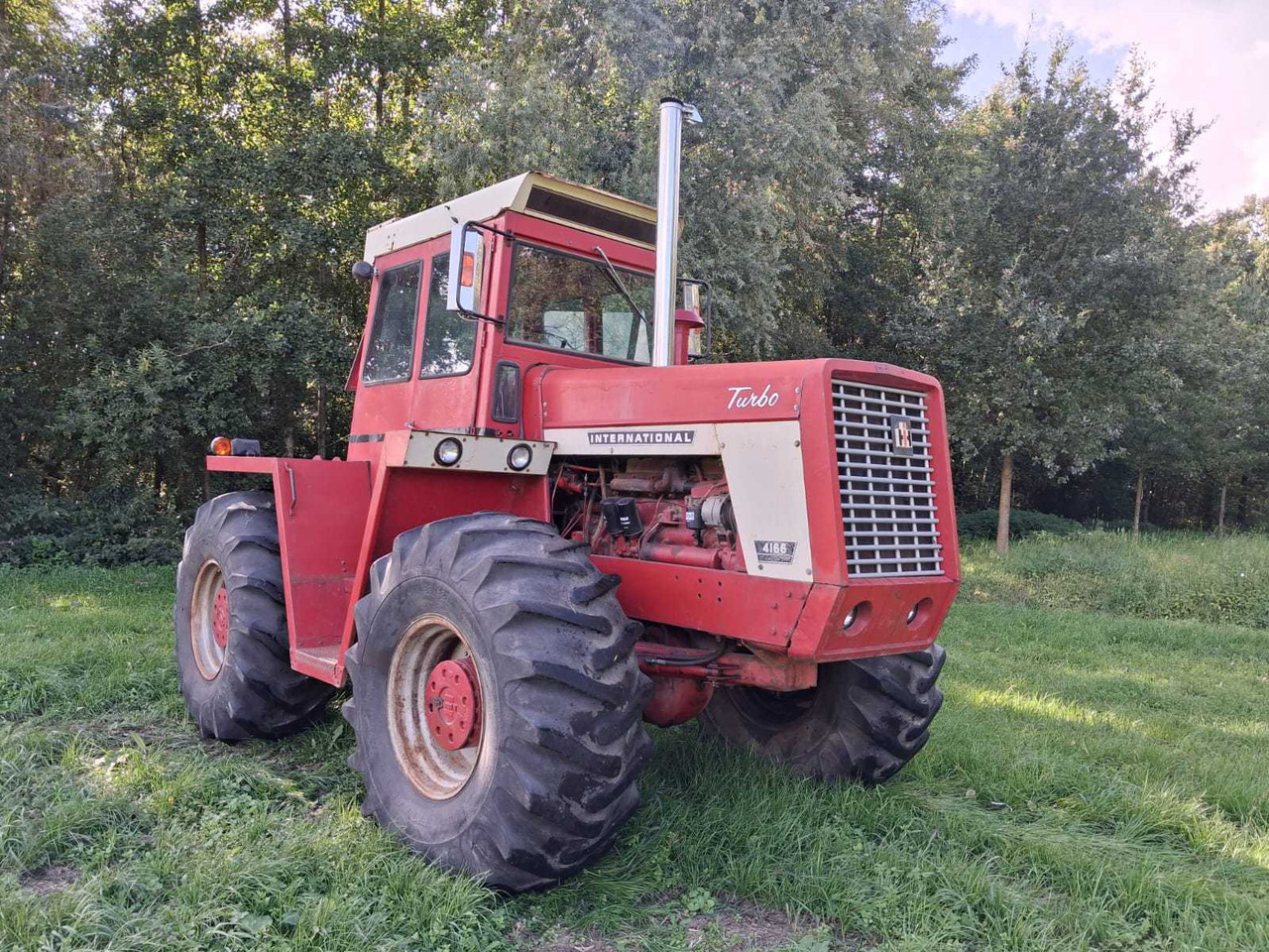 International I-4166 - Traktör: fotoğraf 3 International I-4166 - Traktör: fotoğraf 3