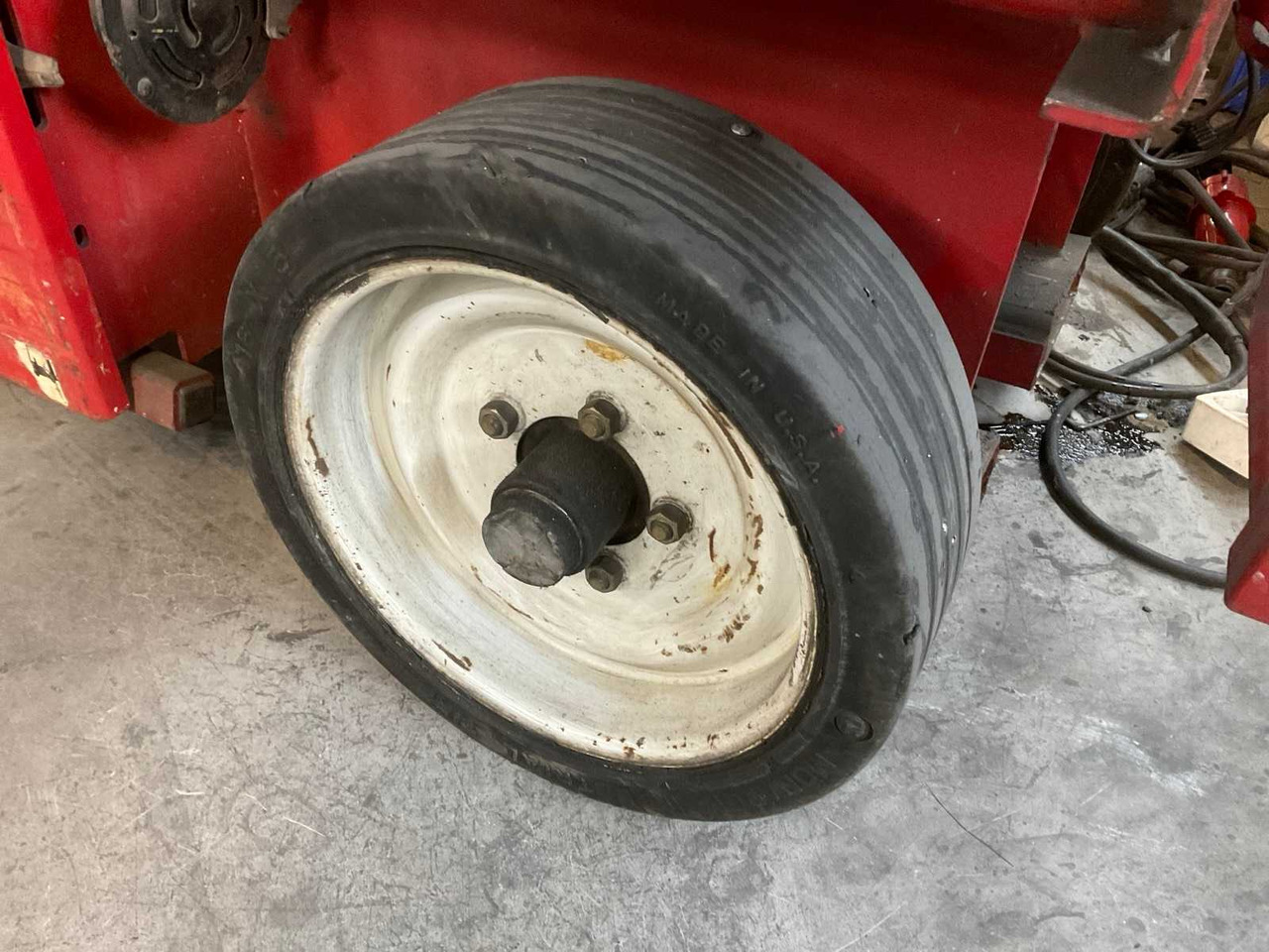 JLG 2033E AERIAL PLATFORM 8MTR - Araçüstü platform: fotoğraf 4 JLG 2033E AERIAL PLATFORM 8MTR - Araçüstü platform: fotoğraf 4