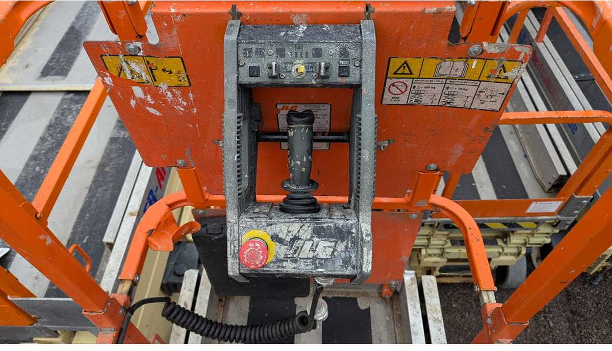 JLG 2630ES - Araçüstü platform: fotoğraf 5 JLG 2630ES - Araçüstü platform: fotoğraf 5