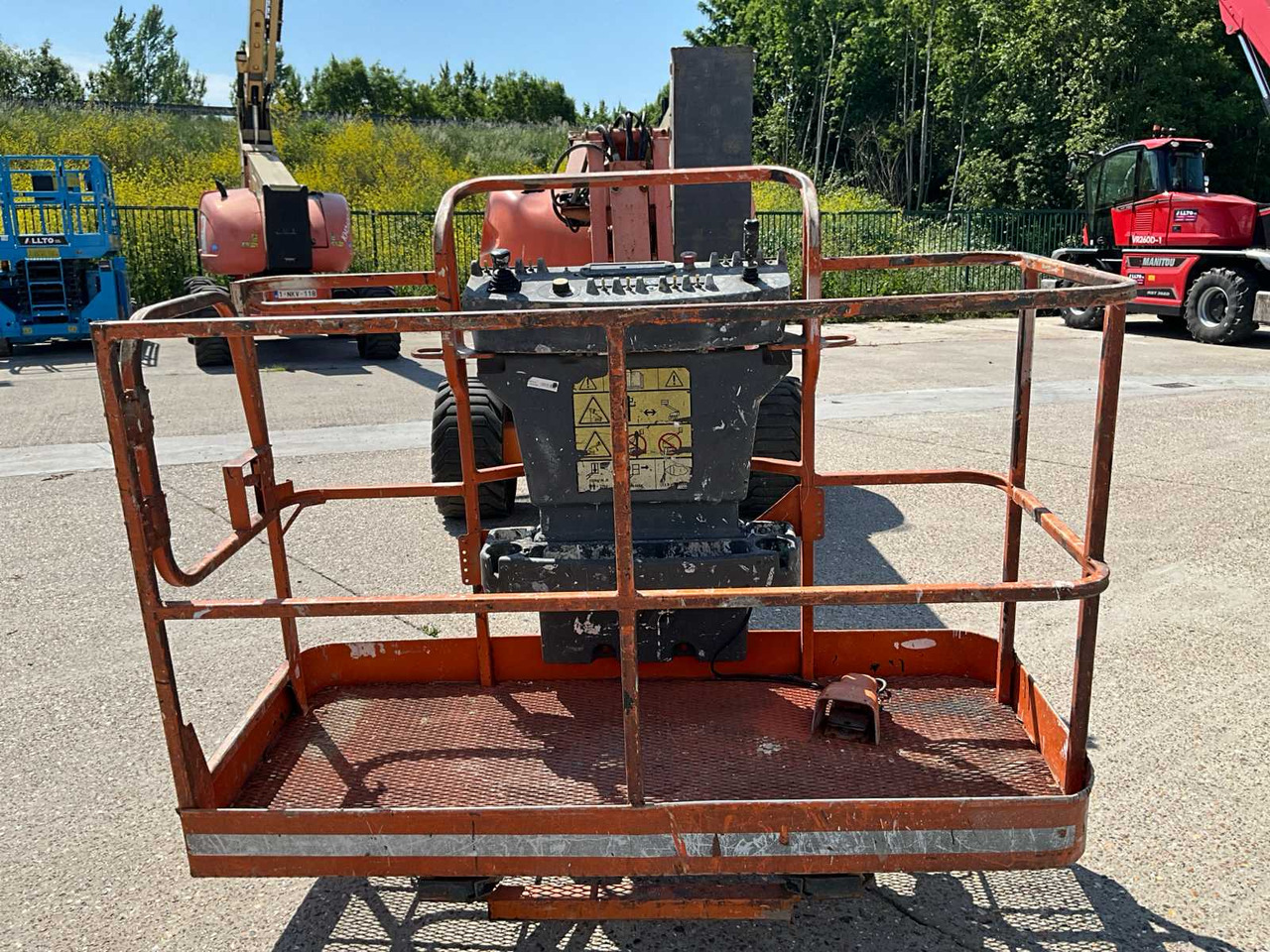 JLG 450AJ - Araçüstü platform: fotoğraf 2 JLG 450AJ - Araçüstü platform: fotoğraf 2