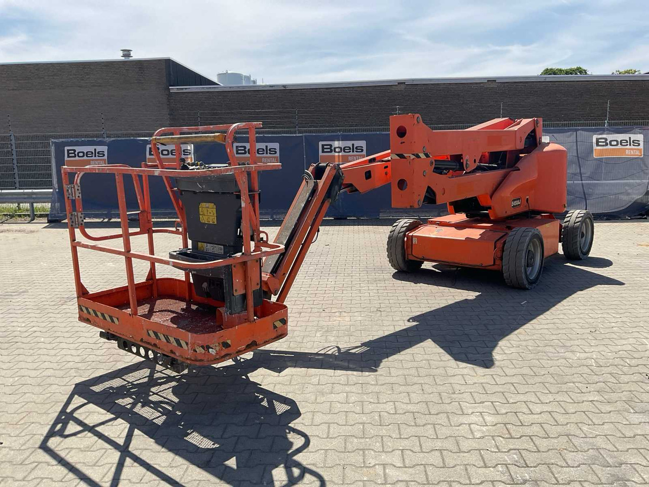 JLG E450AJ - Araçüstü platform: fotoğraf 2 JLG E450AJ - Araçüstü platform: fotoğraf 2