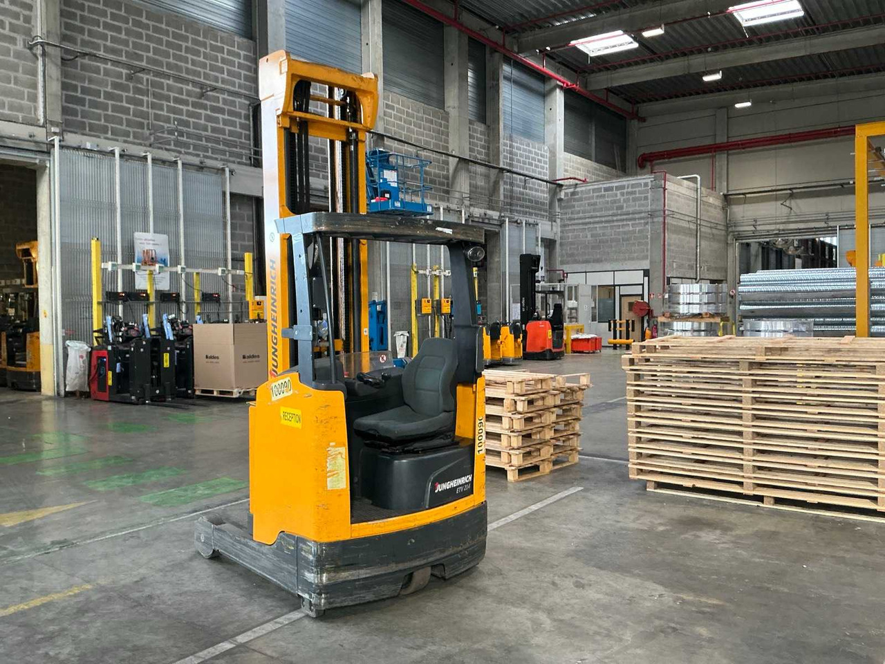 JUNGHEINRICH - 2015 - ETV214 - FORKLIFT - Forklift: fotoğraf 4 JUNGHEINRICH - 2015 - ETV214 - FORKLIFT - Forklift: fotoğraf 4