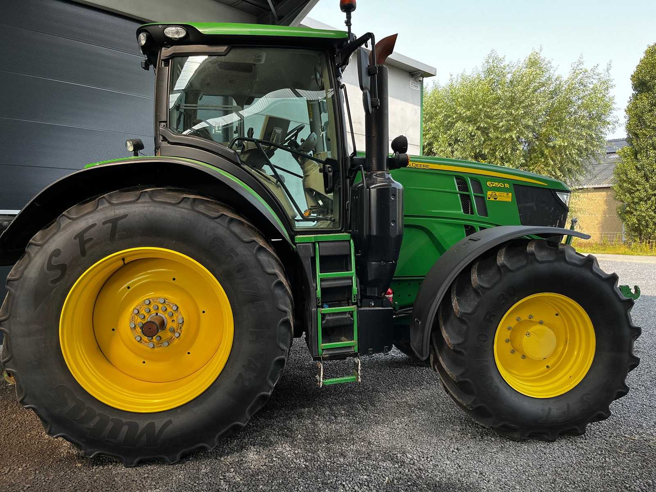 John Deere JOHN DEERE - 6250R - 4-WHEEL DRIVE TRACTOR - 2017 - Traktör: fotoğraf 2 John Deere JOHN DEERE - 6250R - 4-WHEEL DRIVE TRACTOR - 2017 - Traktör: fotoğraf 2
