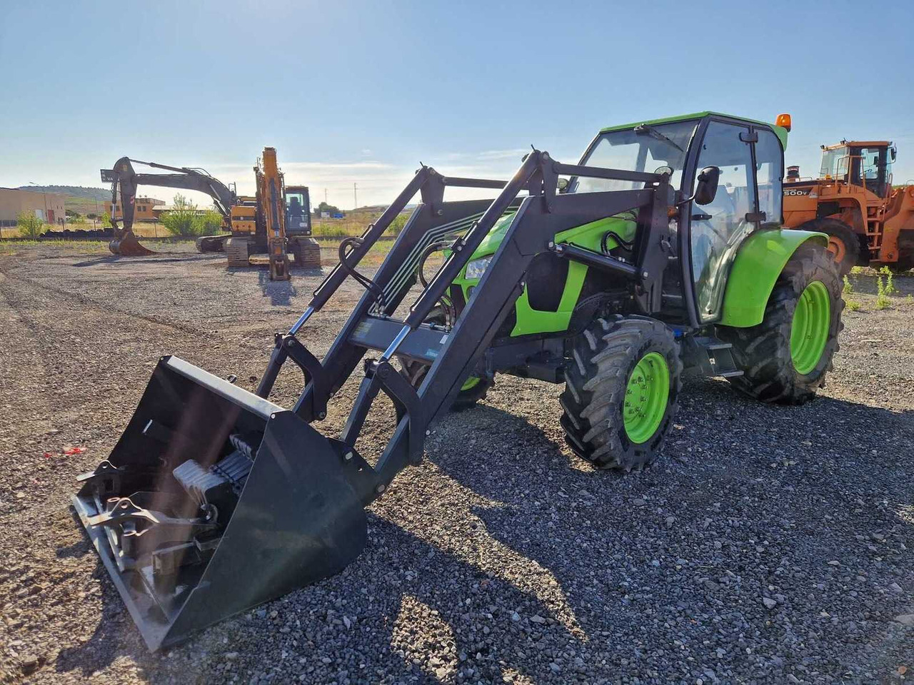 KUBOTA M 5111 L-R - Traktör: fotoğraf 3 KUBOTA M 5111 L-R - Traktör: fotoğraf 3