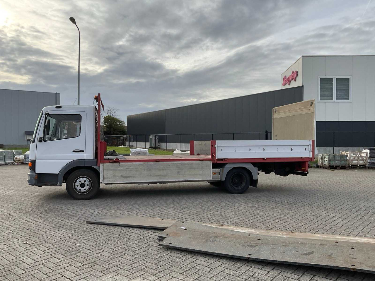 MERCEDES-BENZ TRUCK - Kamyon: fotoğraf 4 MERCEDES-BENZ TRUCK - Kamyon: fotoğraf 4