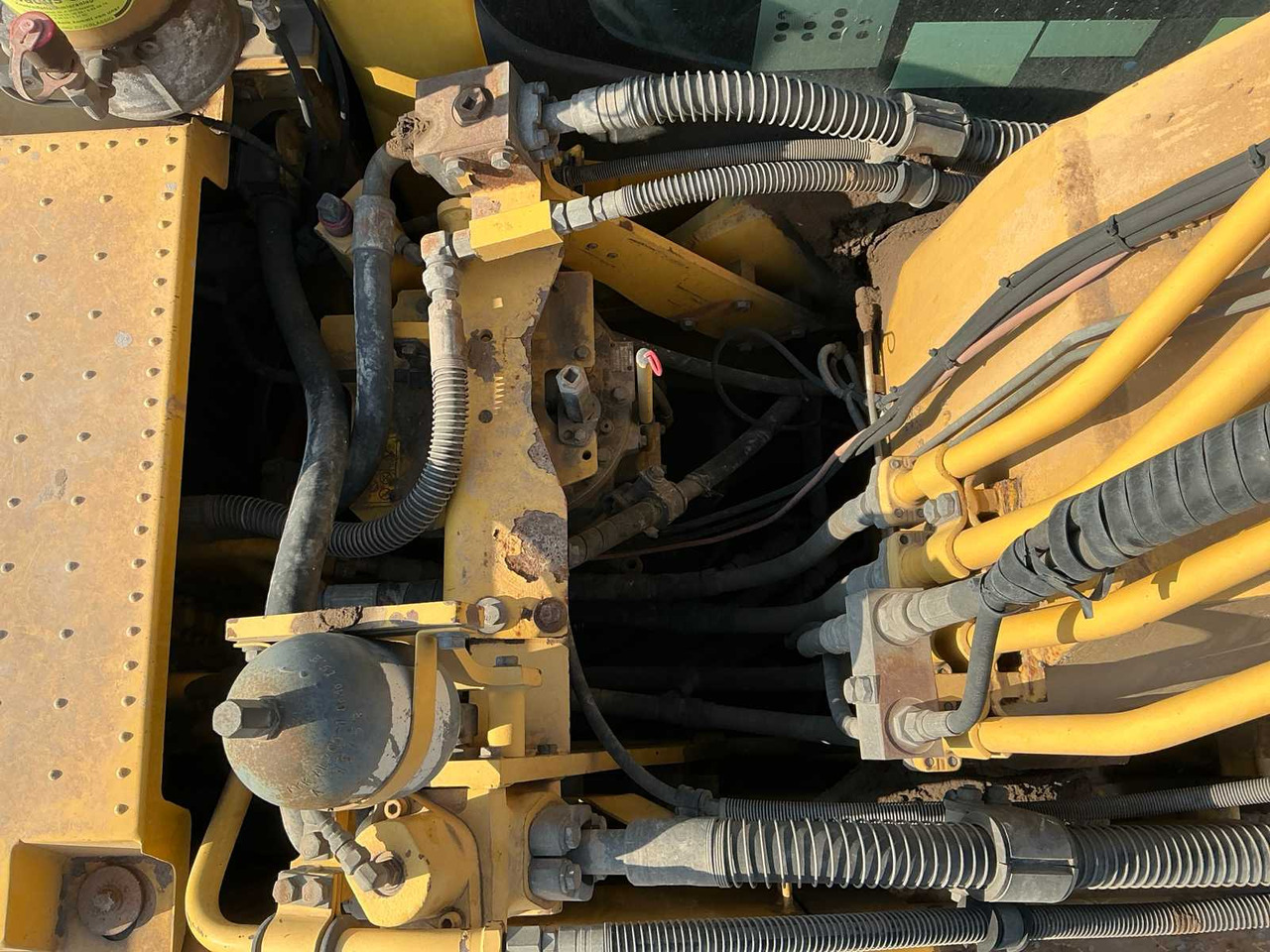 Paletli ekskavatör Komatsu HB215 Hybrid: fotoğraf 27