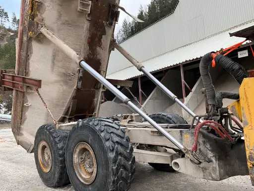 Komatsu HM300-2 - Damper: fotoğraf 3 Komatsu HM300-2 - Damper: fotoğraf 3