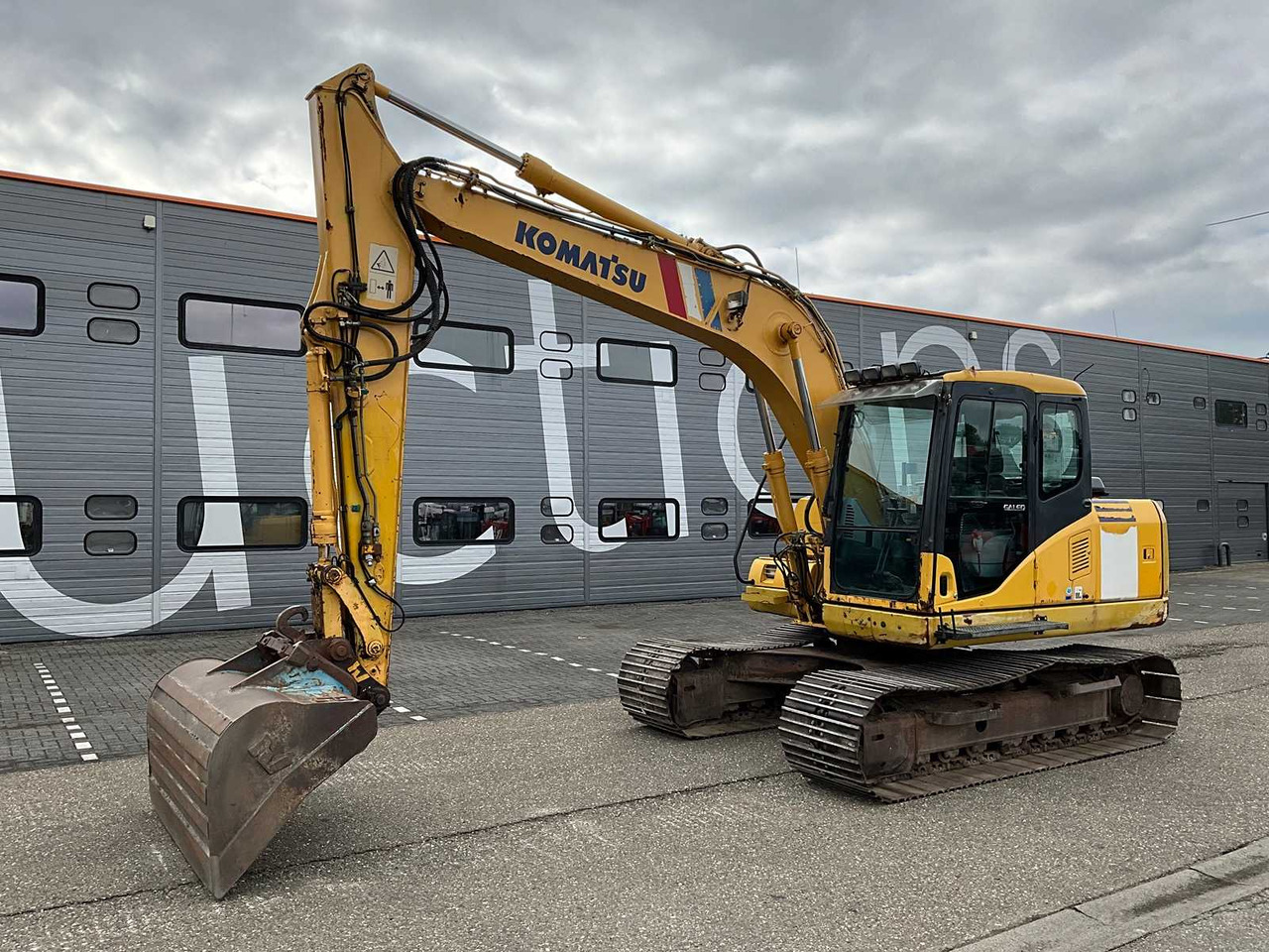Komatsu PC130-7 - Paletli ekskavatör: fotoğraf 1 Komatsu PC130-7 - Paletli ekskavatör: fotoğraf 1