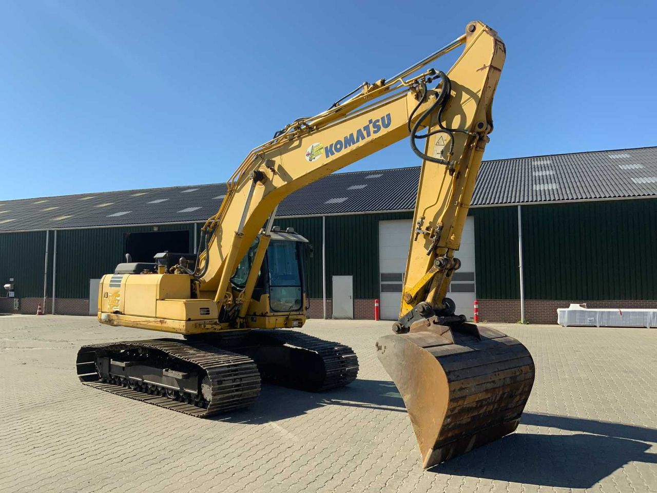 Komatsu PC210 - Paletli ekskavatör: fotoğraf 3 Komatsu PC210 - Paletli ekskavatör: fotoğraf 3