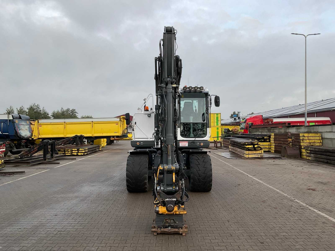 Komatsu PW148-10 - Tekerlekli ekskavatör: fotoğraf 3 Komatsu PW148-10 - Tekerlekli ekskavatör: fotoğraf 3