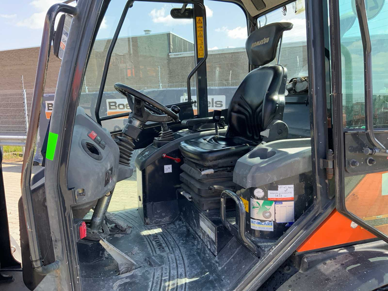 Tekerlekli yükleyici Komatsu WA-70-7: fotoğraf 10
