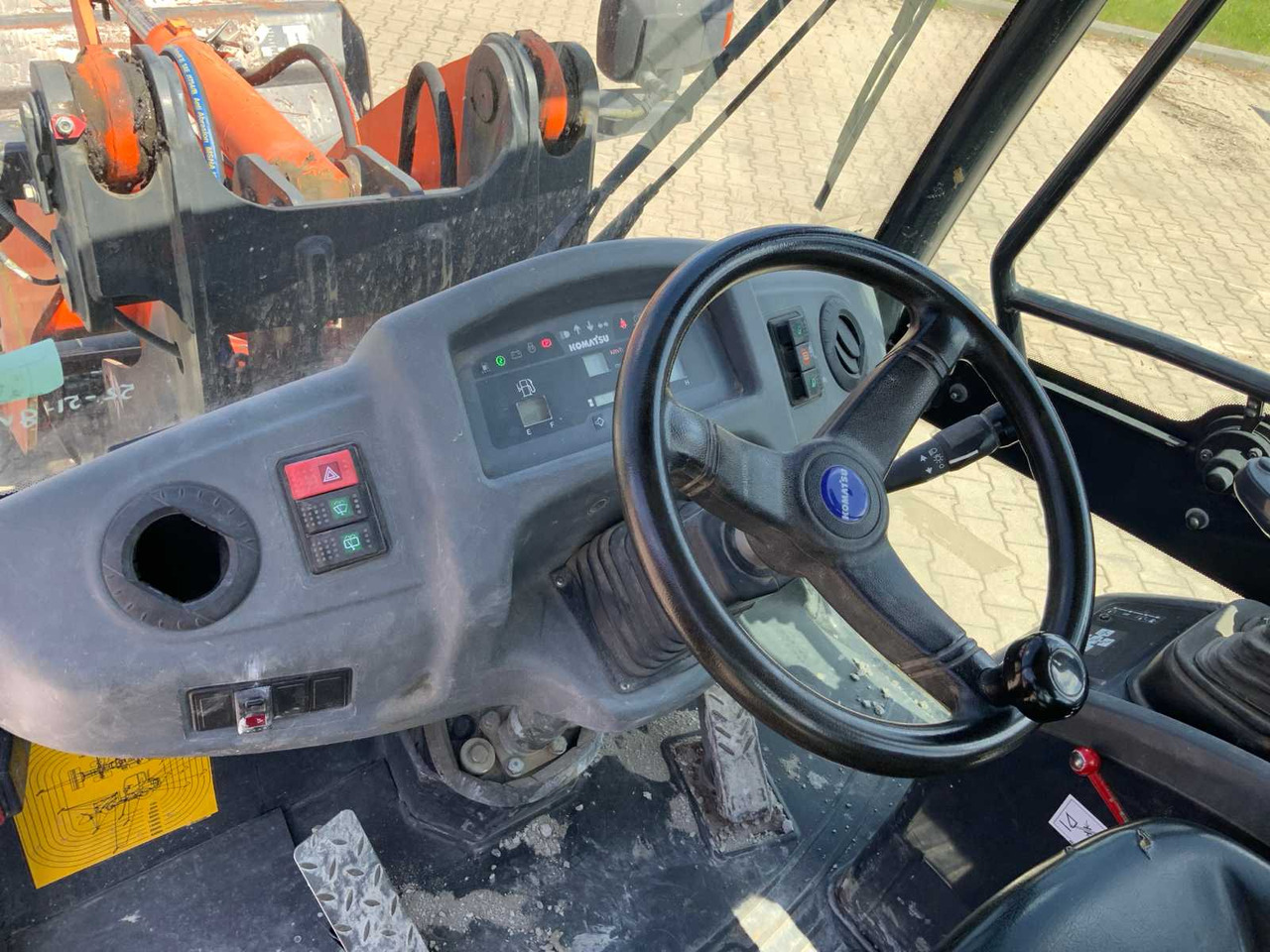 Tekerlekli yükleyici Komatsu WA-70-7: fotoğraf 11