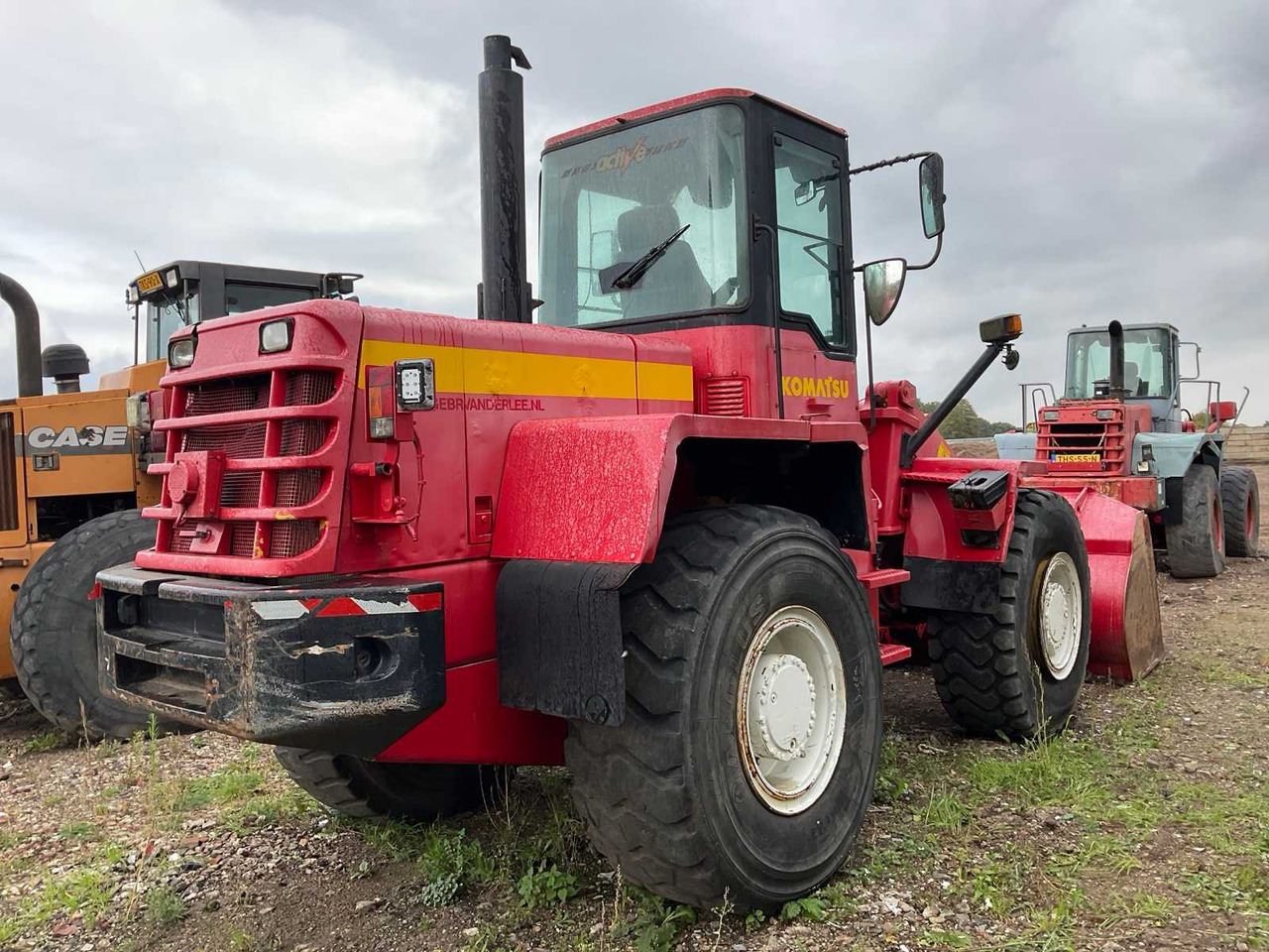 Komatsu WA270 - Tekerlekli yükleyici: fotoğraf 3 Komatsu WA270 - Tekerlekli yükleyici: fotoğraf 3