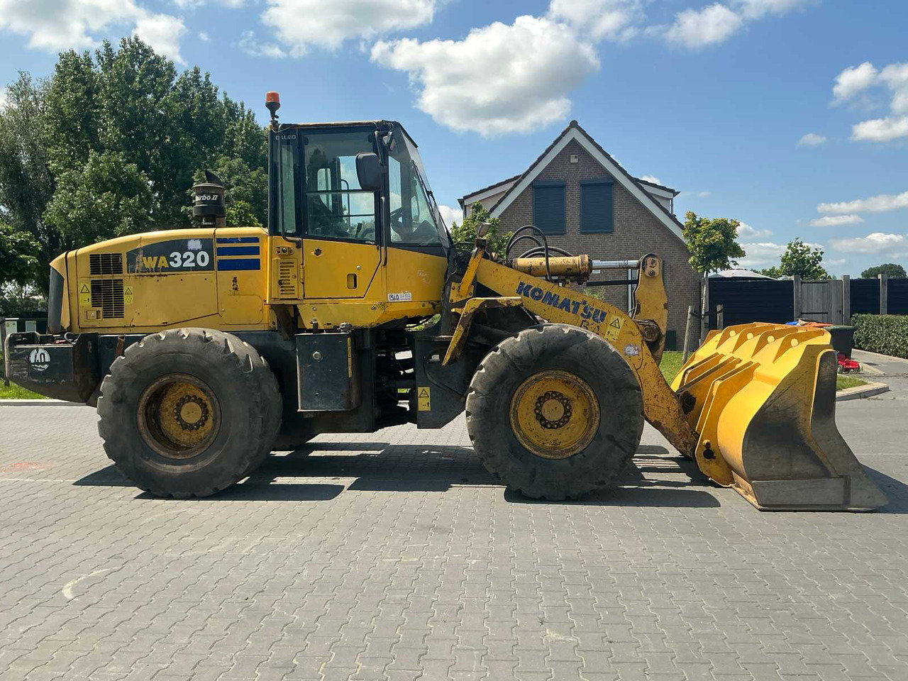 Komatsu WA320-5H - Tekerlekli yükleyici: fotoğraf 4 Komatsu WA320-5H - Tekerlekli yükleyici: fotoğraf 4