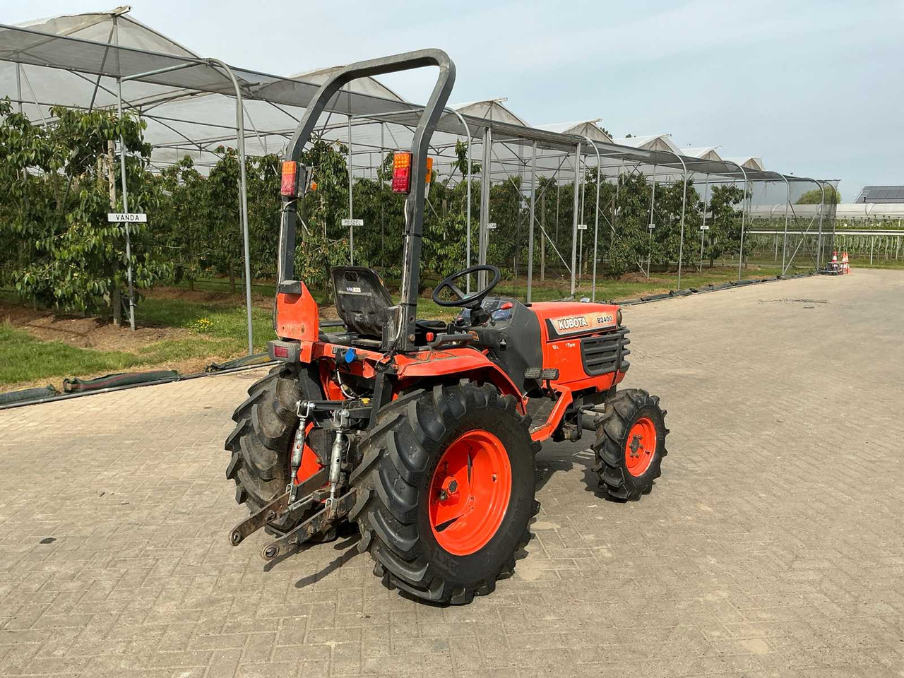 Kubota B2400 - Küçük traktör: fotoğraf 5 Kubota B2400 - Küçük traktör: fotoğraf 5