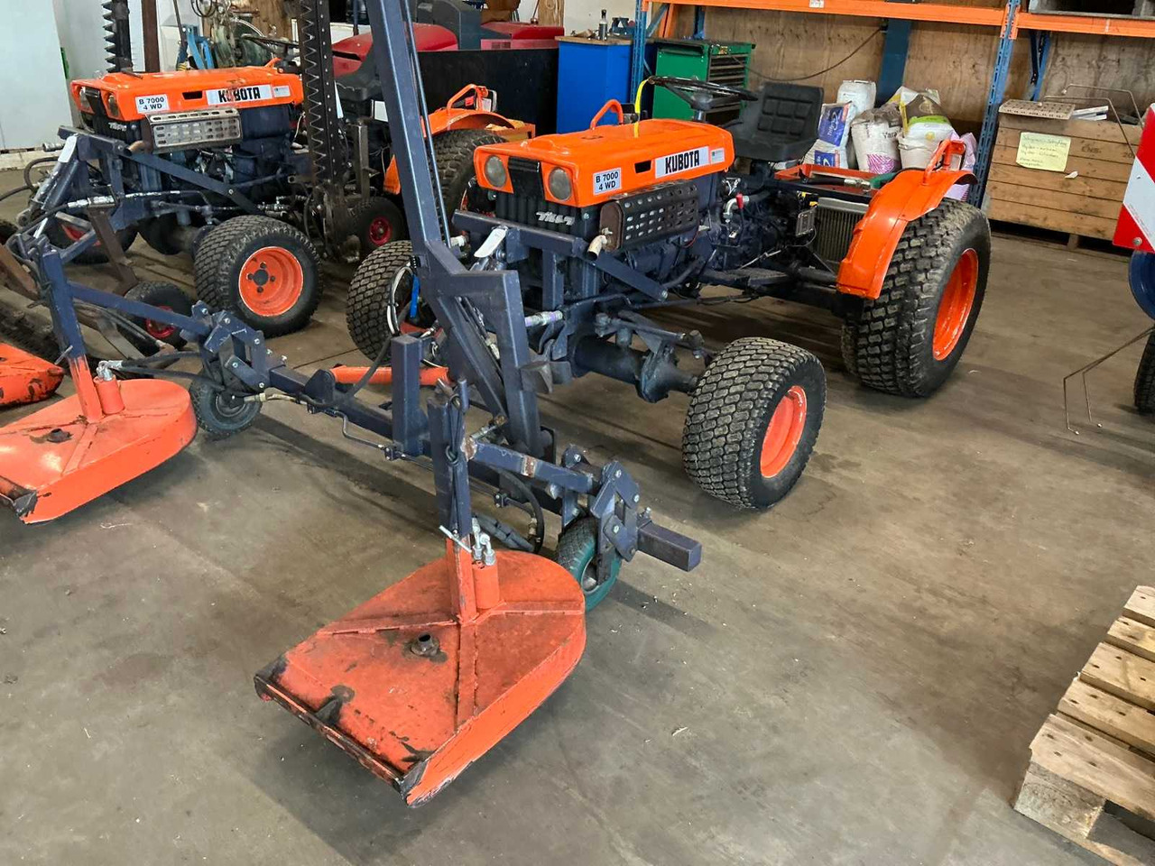 Kubota B7000 4WD - Küçük traktör: fotoğraf 5 Kubota B7000 4WD - Küçük traktör: fotoğraf 5