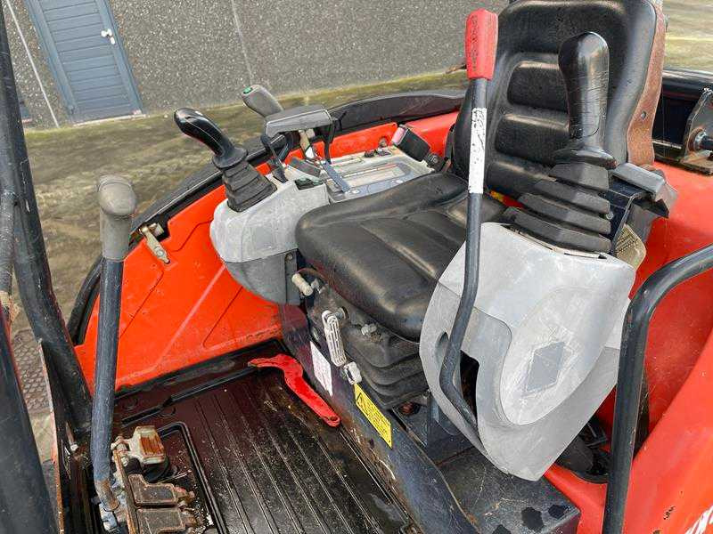 Paletli ekskavatör Kubota KX61-3: fotoğraf 30