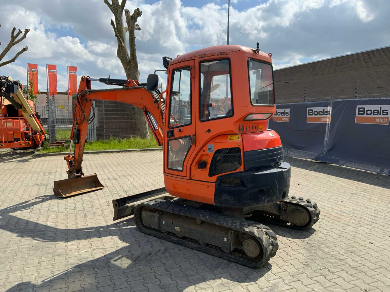 Kubota U35-3A3 - Mini ekskavatör: fotoğraf 4 Kubota U35-3A3 - Mini ekskavatör: fotoğraf 4