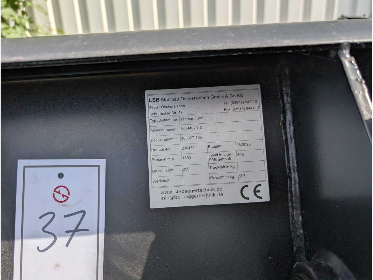 LSB - UNI BUCKET WITH TEETH - AS - 1850 MM - 0.8 CBM - 2023 - BUCKETS - Tekerlekli yükleyici: fotoğraf 2 LSB - UNI BUCKET WITH TEETH - AS - 1850 MM - 0.8 CBM - 2023 - BUCKETS - Tekerlekli yükleyici: fotoğraf 2