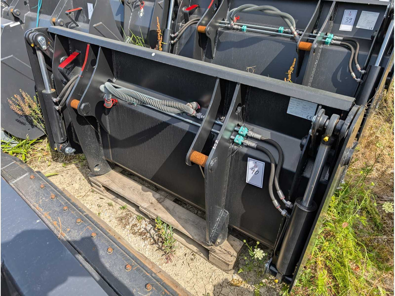 LSB - UNI BUCKET WITH TEETH - AS - 1850 MM - 0.8 CBM - 2023 - BUCKETS - Tekerlekli yükleyici: fotoğraf 1 LSB - UNI BUCKET WITH TEETH - AS - 1850 MM - 0.8 CBM - 2023 - BUCKETS - Tekerlekli yükleyici: fotoğraf 1