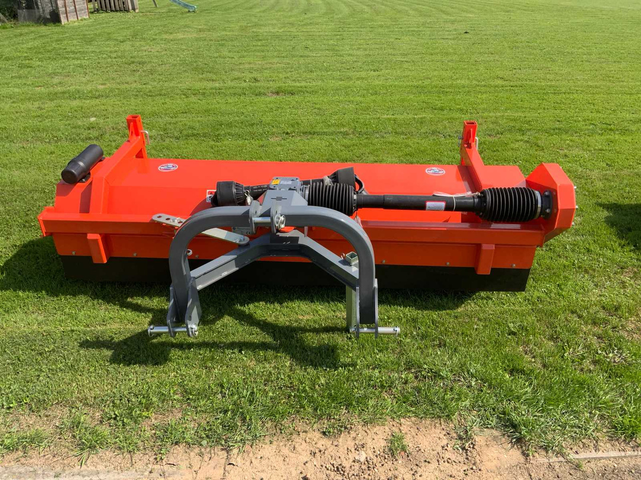 Loma Sweeper SWLT220 - Traktör ön yükleyici: fotoğraf 5 Loma Sweeper SWLT220 - Traktör ön yükleyici: fotoğraf 5