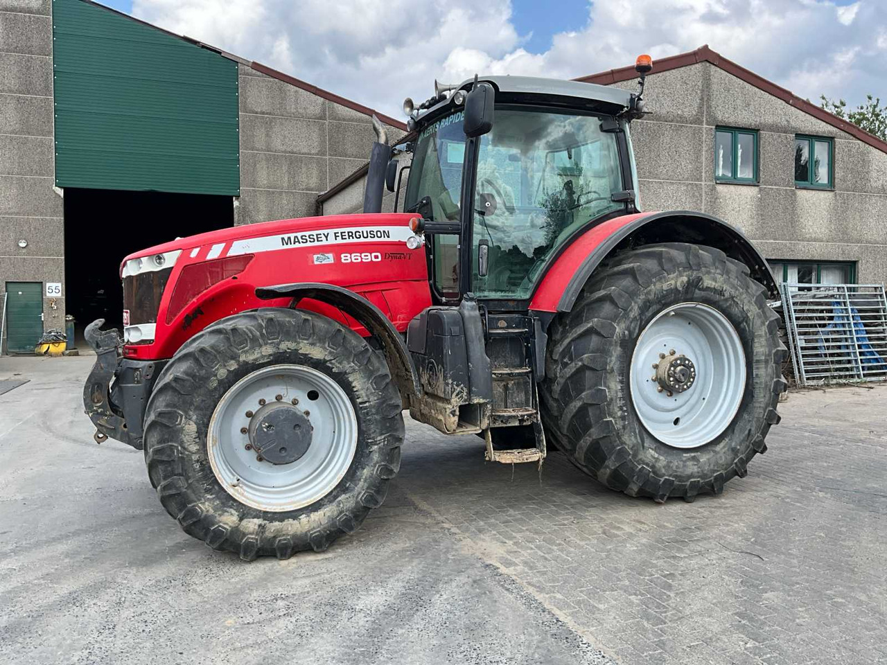 MASSEY FERGUSON MF 8690 PS - Traktör: fotoğraf 2 MASSEY FERGUSON MF 8690 PS - Traktör: fotoğraf 2
