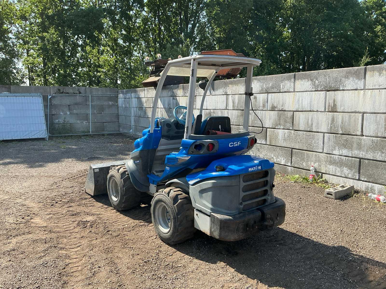Multione SL835 - Tekerlekli yükleyici: fotoğraf 3 Multione SL835 - Tekerlekli yükleyici: fotoğraf 3