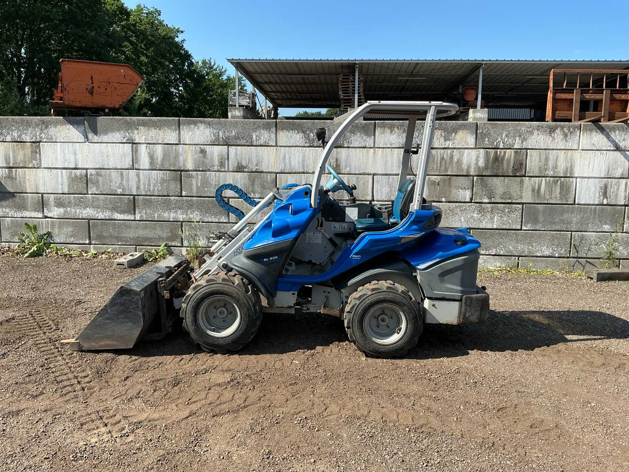 Multione SL835 - Tekerlekli yükleyici: fotoğraf 2 Multione SL835 - Tekerlekli yükleyici: fotoğraf 2